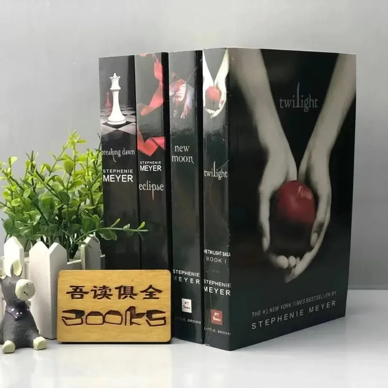 The Twilight Saga Volume 1-4 English Novels Complete Set/Books By Stephenie Morgan Meyer/Twilight/New Moon/Eclipse/Breaking Dawn