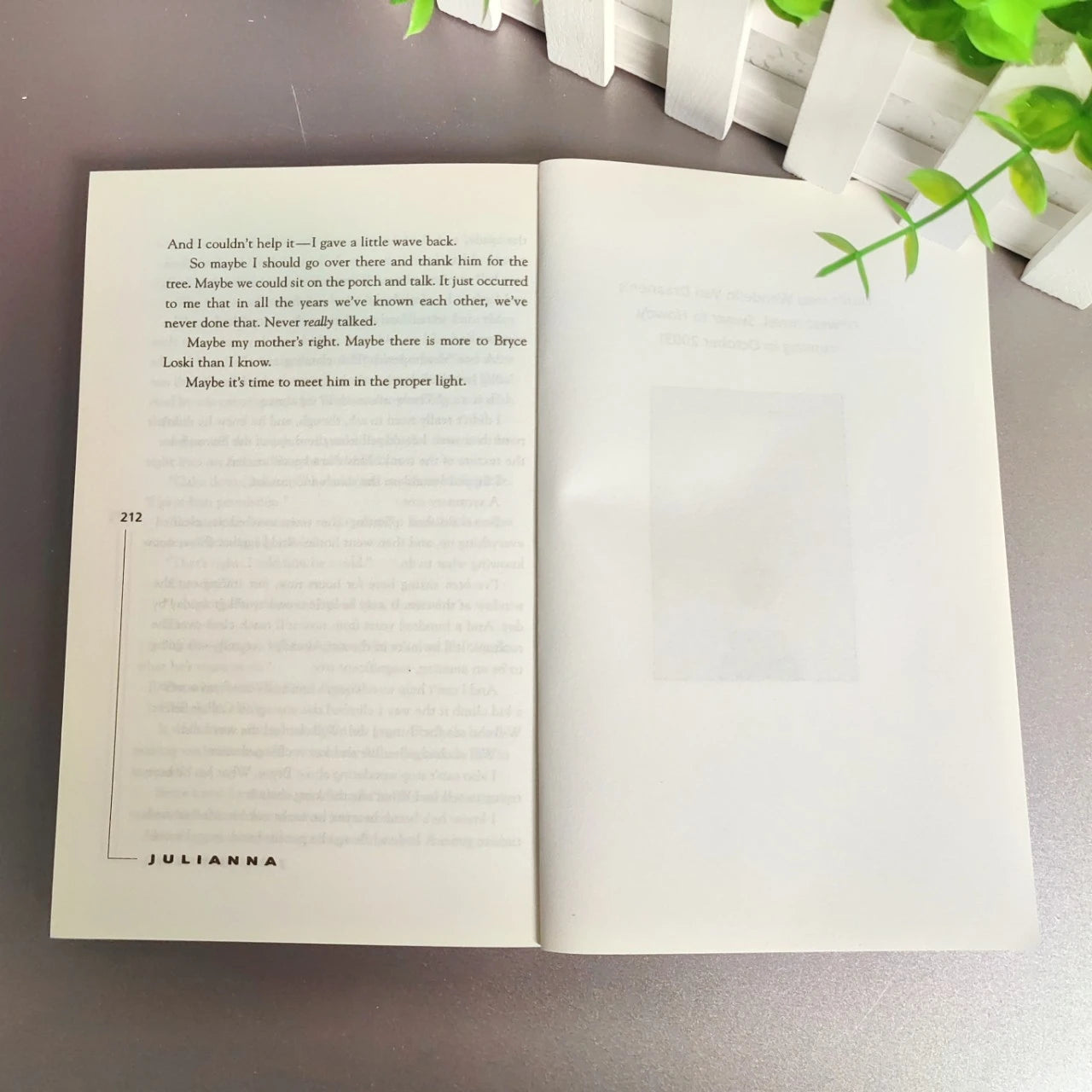 Flipped Wendelin Van Draanen, Bestselling books in English Film on novel based