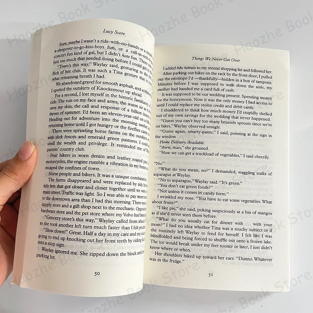 Things We Never Got Over by Lucy Score Small Town & Rural Romantic Ficition English Book Paperback