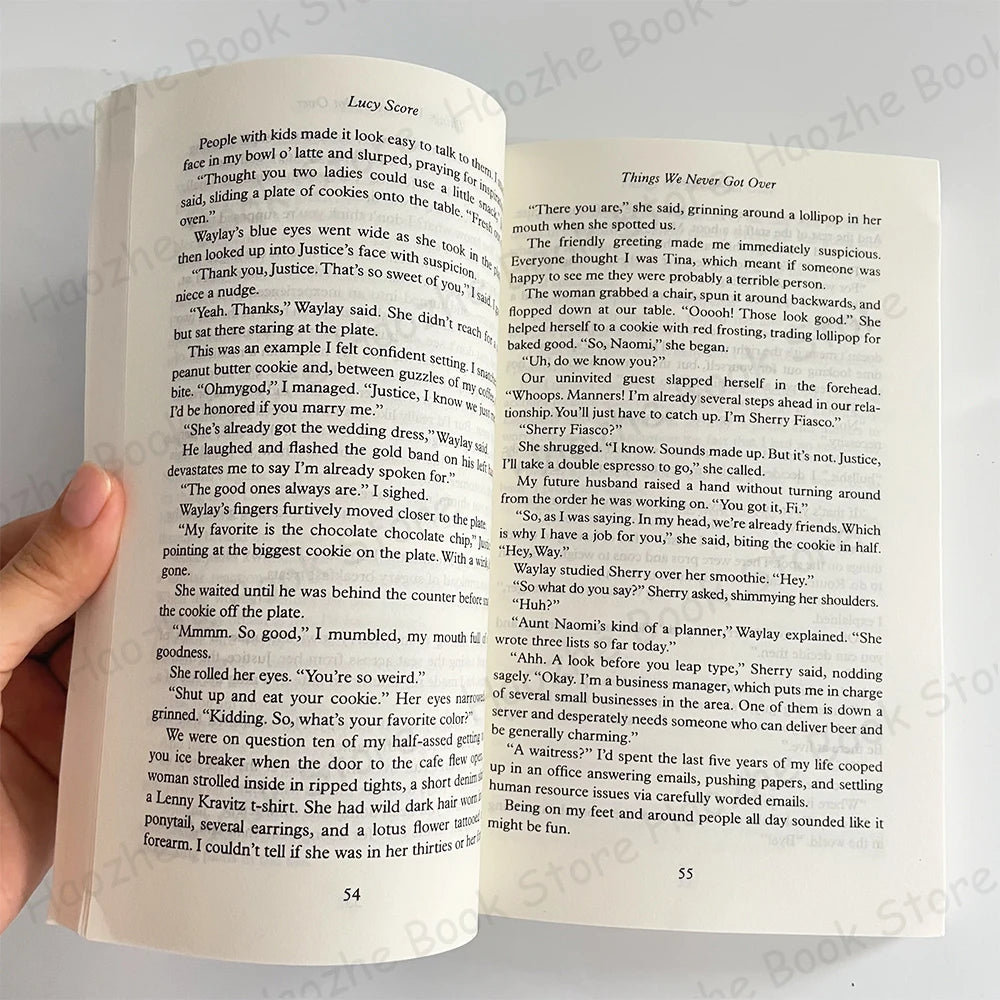 Things We Never Got Over by Lucy Score Small Town & Rural Romantic Ficition English Book Paperback